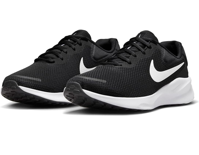 Nike「レボリューション 7」は履き心地抜群